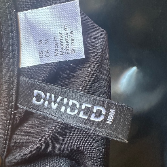 Snakeskin Metallic Crop Top - Picture 5 of 5